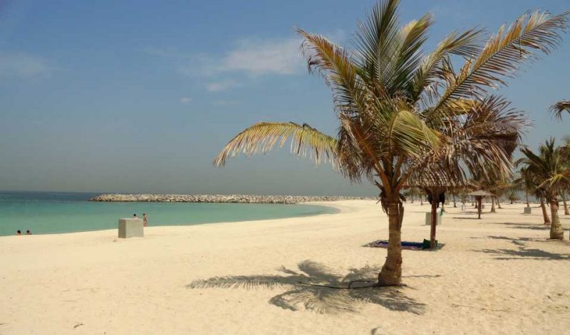 Платный пляж Al Mamzar Beach в Дубае